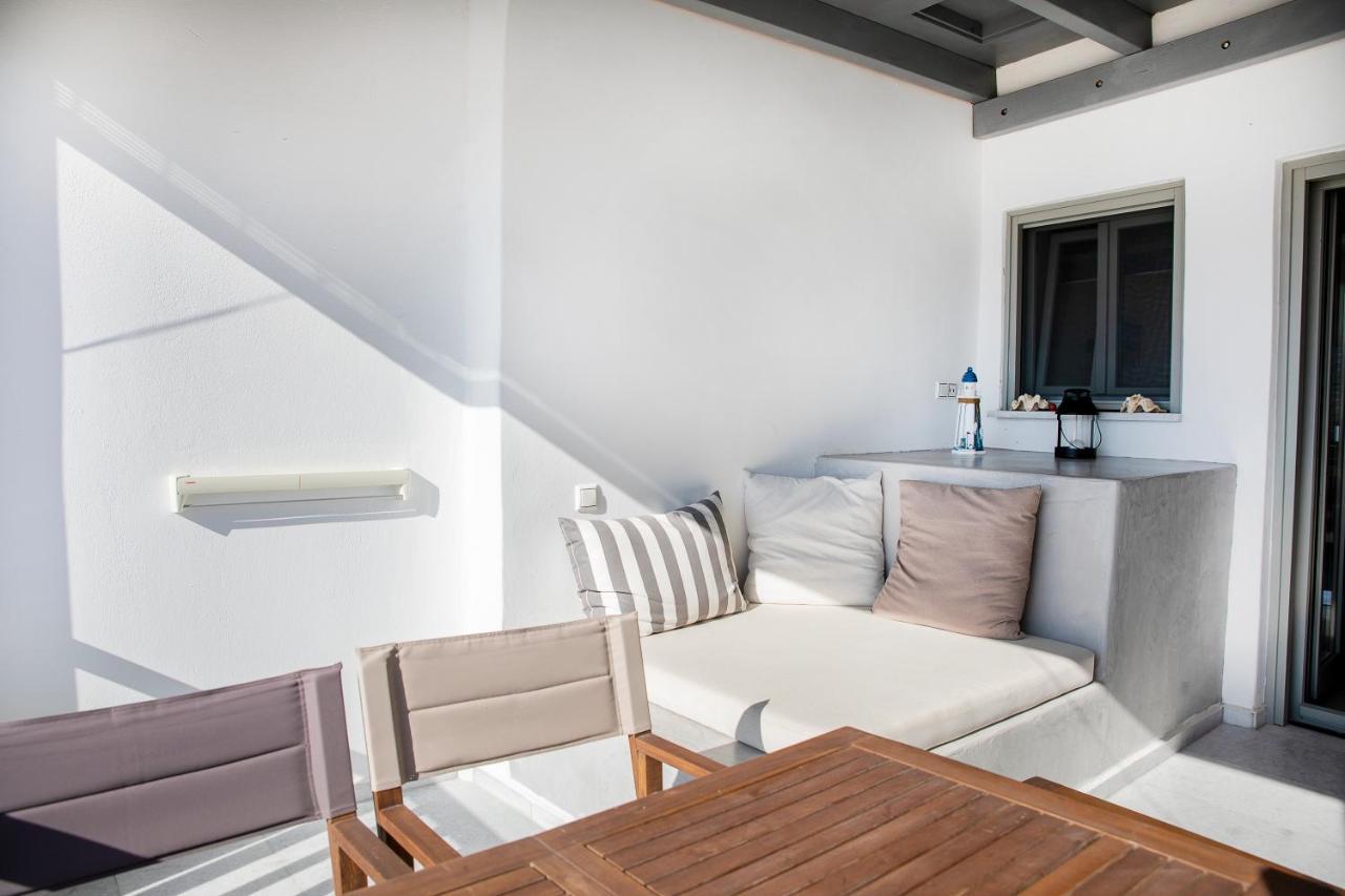 Caper-2 Bedroom Traditional Home With Amazing View Náusza Kültér fotó