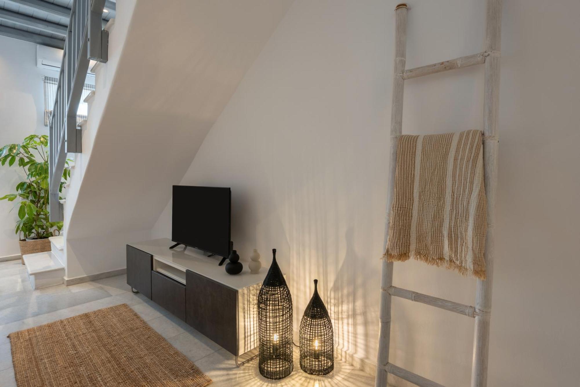 Caper-2 Bedroom Traditional Home With Amazing View Náusza Kültér fotó